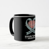 Brain Tumor Awareness Gray Ribbon Brain Heart Tasse (Vorderseite Links)