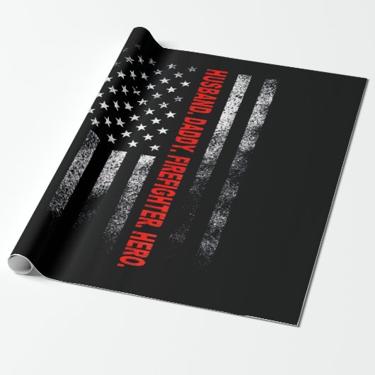 Brandgeschenk | Ehemann Daddy Firefighter Hero Geschenkpapier (Ungerollt)