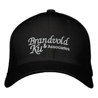 Brandvold Ku inc. bestickter Hut