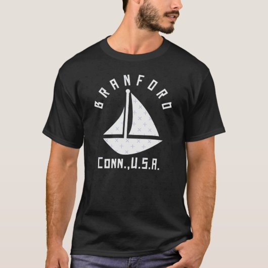 Branford Connecticut Segelboot Weißen Text Ab T-Shirt (Vorderseite)
