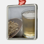 Brasilien. Ein Glas erfrischender Guarana-Energie Ornament Aus Metall (Links)