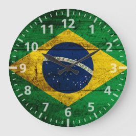 Brasilien-Flagge auf altem hölzernem Korn Große Wanduhr