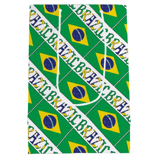 Brasilien und Brasiliens Flagge mit Ihrem Namen Mittlere Geschenktüte (Rückseite)