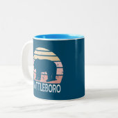 Brattleboro Vermont Retro Bär Zweifarbige Tasse (Vorderseite Links)