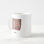 Brauche Kaffee Lustiger Kaffee Meme Tasse (Vorderseite Links)