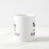 Brauchen Sie keine Therapie nur EMBROIDERY Geburts Kaffeetasse (Mittel)