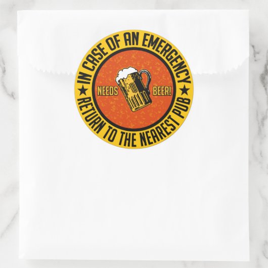 BRAUCHT BIER! RUNDER AUFKLEBER (Tasche)