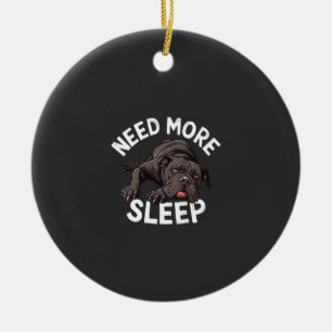 Braucht mehr Schlaf Bulldogge Illustration für Hun Keramik Ornament