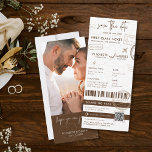 Braun Boarding Pass Zielort Foto Hochzeit Einladung<br><div class="desc">Braun Boarding Pass Destination Foto Hochzeit Einladung. Matching-Elemente verfügbar.</div>