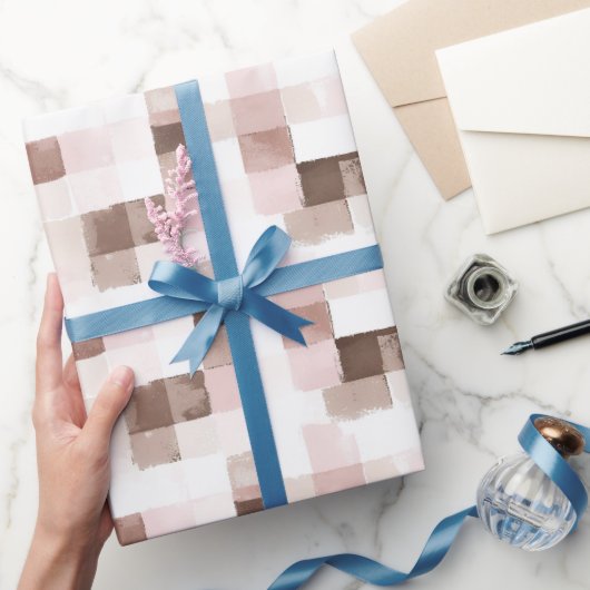 Braun Creme Pink Quadrate Geburtstag Geschenkpapier (Schenken)