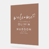 Braun Elegante Minimalistisch Hochzeit Willkommen Acrylschild (Winkel)