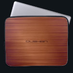 Braun gestopftes Metallmuster, individuell anpassb Laptopschutzhülle<br><div class="desc">Braune Farbtöne aus gebürstetem Metall mit individuellem Monogramm. Personalisieren Sie dies mit Ihrem eigenen Namen oder Text. Verfügbar auf anderen Produkten und kann für jedes der Produkte,  die auf Zazzle angeboten werden,  angefordert werden</div>