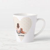 Braun Haar Mädchen sitzend mit ihrem Dackel Hund Milchtasse (Rechts)