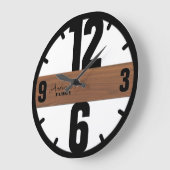 Braun Holz Custom Family Name Elegant Minimalistis Große Wanduhr (Winkel)