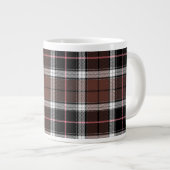 Braun kariert Jumbo-Tasse (Vorderseite Rechts)
