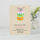 Braun Macaron Franz Geburtstag einladen Einladung (Stehend Vorderseite)