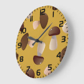 Braun-Pilzmuster auf Mustard Yellow Große Wanduhr (Winkel)