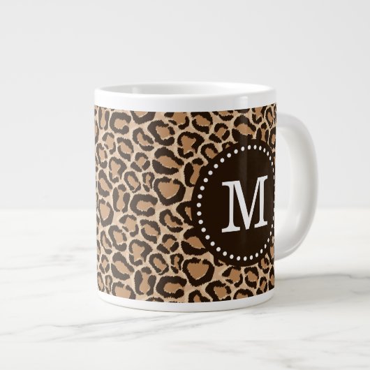 Braun und Leopard Print Custom Monogram Jumbo-Tasse (Vorderseite Rechts)