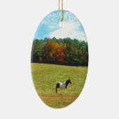 Braun- und Weißpferd, Herbstbäume, blauer Himmel Keramikornament (Rechts)