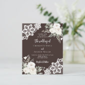 Braun-weiße Blumen laden zur Hochzeit ein (Stehend Vorderseite)