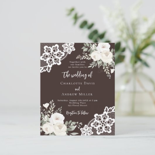 Braun-weiße Blumen laden zur Hochzeit ein (Stehend Vorderseite)