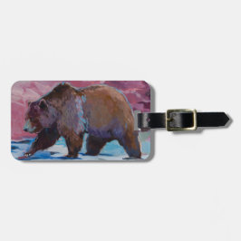 Braunbär in Utah, gehend durch die Felsen Gepäckanhänger