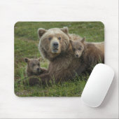 Braune Bärenjunge kuscheln mit ihrer Mutter Mousepad (Mit Mouse)