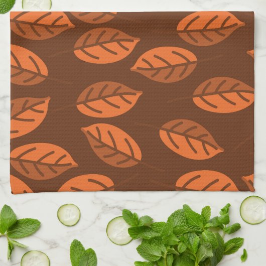 Braune Blätter Geschirrtuch (Gefaltet)