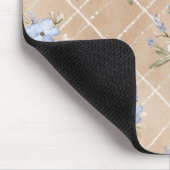 Braune Blaue Weiße Blumen Mousepad (Ecke)