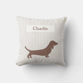 Braune Dackel auf Beige Streifen Individuelle Name Kissen