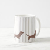Braune Dackeln auf Beige Streifen Kaffeetasse (VorderseiteRechts)