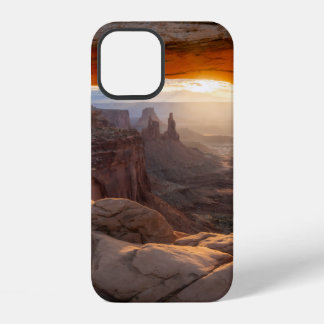 BRAUNE FELSWAND WÄHREND DES SONNENUNTERGANGS iPhone 12 HÜLLE