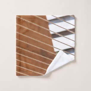 Braune Fensterläden tagsüber Waschlappen
