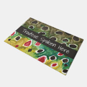 Braune Forellenfischerei Humoraler Empfang Fußmatte (Schrägansicht)