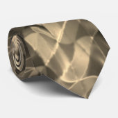 Bräune gekrümmte Dreiecke oder Wellen. Krawatte (Gerollt)