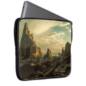 BRAUNE GESTEINSFORMATION LAPTOPSCHUTZHÜLLE (Vorne Rechts)