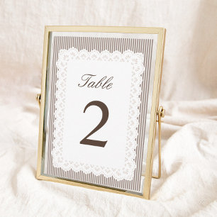Braune Hochzeitstisch-Nummer mit Spitzenstreifen Einladung
