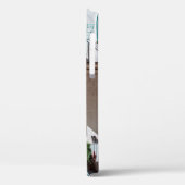 Braune Holztür auf weißem Gebäude Case-Mate iPhone Hülle (Rückseite / Links)