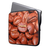 Braune Kaffeebohnen geröstet Laptopschutzhülle (Vorderseite Links)