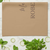 Braune Kalligrafie mit Monogramm minimalistisches Geschirrtuch (Gefaltet)