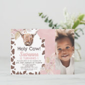 Braune Kuh Print Boho Floral Heilige Kuh 1. Geburt Einladung (Stehend Vorderseite)
