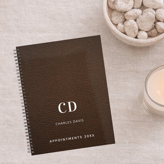 Braune Ledermonogramm-Initialen 2026 Planer