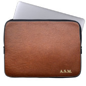 Braune Lederoptik-Monogramm personalisiert Laptopschutzhülle (Vorderseite)