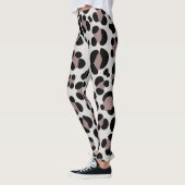 Braune Leggings aus Frauenleopard (Links)