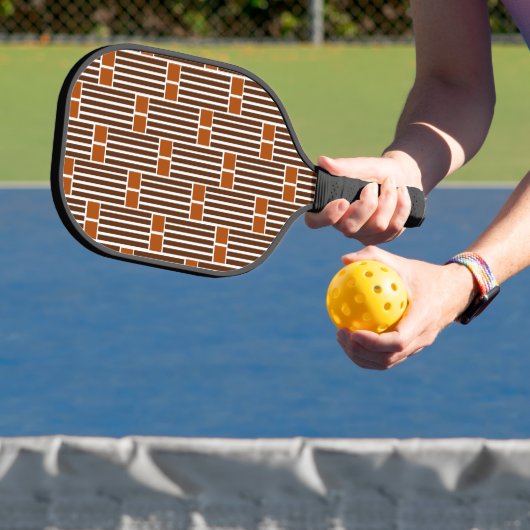 Braune Linien und Boxen Pickleball Schläger (InSitu)