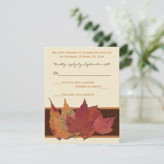 Braune Orangenblüte, getrocknete Blätter RSVP-Kart Einladung (Stehend Vorderseite)