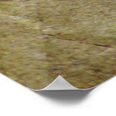 Braune Papierfalte. Mach das Papier kaputt. Hinter Poster (Ecke)