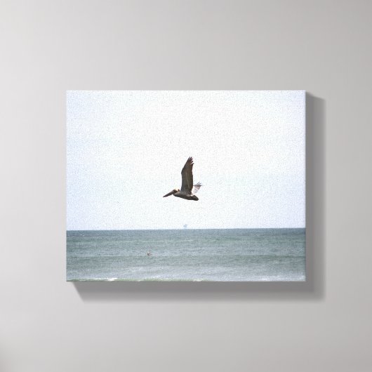 Braune Pelikane, die über den Ozean fliegen, Farbe Leinwanddruck (Vorderseite)