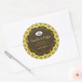 Braune Produktkennzeichnung Gelbe Rosen im Blütenl Runder Aufkleber (Umschlag)