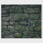 Braune Reben auf gestapelten Steinblöcken Geschenkpapier (Flach)